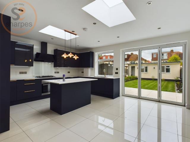 Watson Avenue, Sutton, Surrey SM3, 5 bed property to rent, £3,300 pcm | PrimeLocation