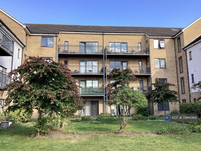 Watson Place, London, SE25 3 bed flat to rent £2,100 pcm £485 pw