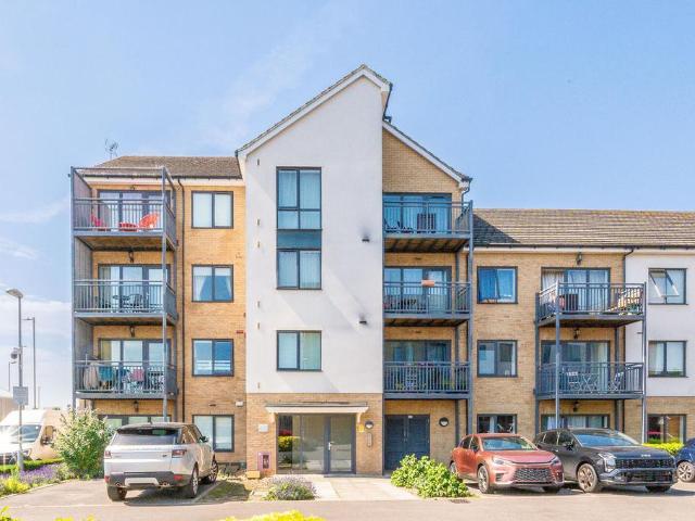 Watson Place, South Norwood, London. 2 bed flat to rent £2,000 pcm £462 pw
