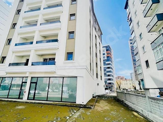 WAVE GAYRİMENKUL'den forum avm karşısında sıfır daire.
