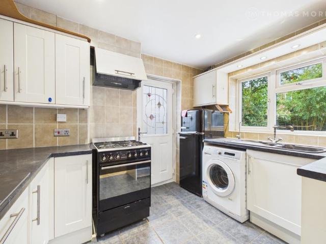 Waveney Road, Cambridgeshire PE27 4 bed detached house to rent £1,600 pcm £369 pw