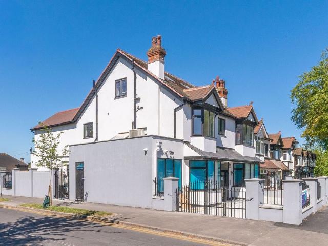 Waverley Way, Carshalton Beeches, Carshalton SM5, 1 bed flat to rent, £1,550 pcm | PrimeLocation