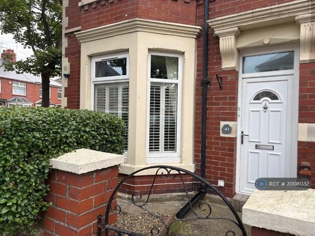 Waverley Avenue, Whitley Bay, NE25 2 bed flat to rent £850 pcm £196 pw