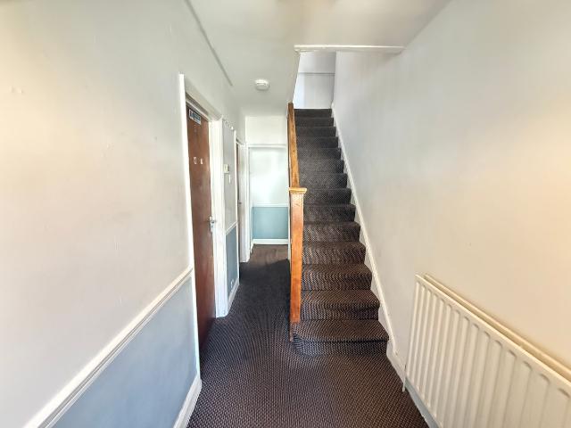 Waverley Avenue, Twickenham TW2, 5 bed shared accommodation to rent, £3,000 pcm | PrimeLocation