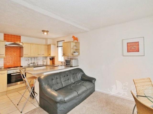 Waverley Court, Woking, Surrey, GU22 7XJ