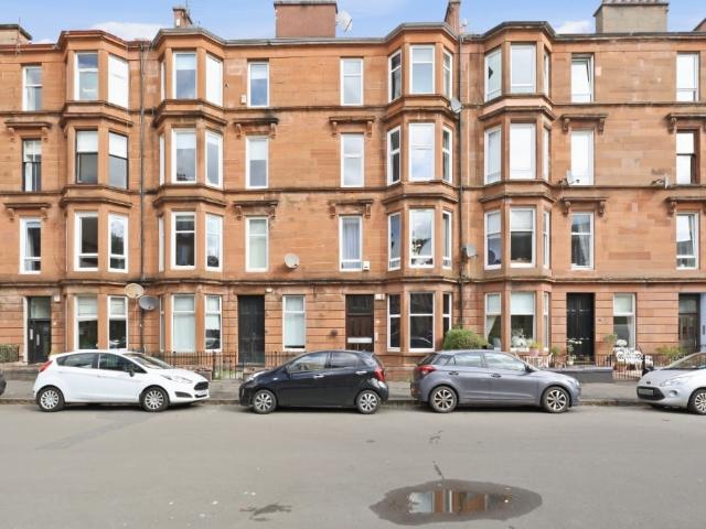 Waverley Gardens, Shawlands, Glasgow, G41