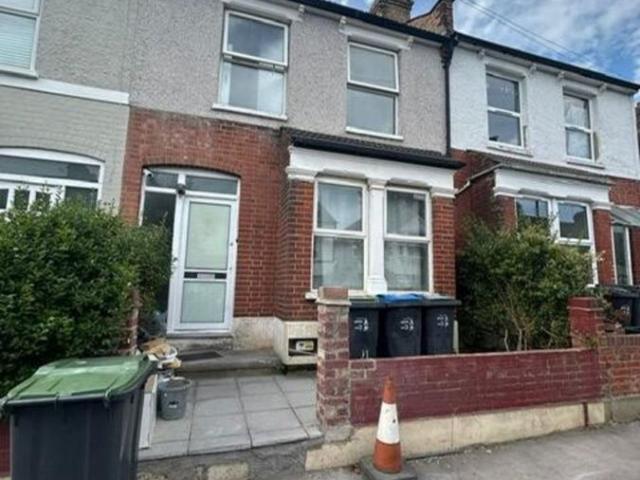 Waverley Road, London SE25, 4 bed flat to rent, £2,350 pcm | PrimeLocation