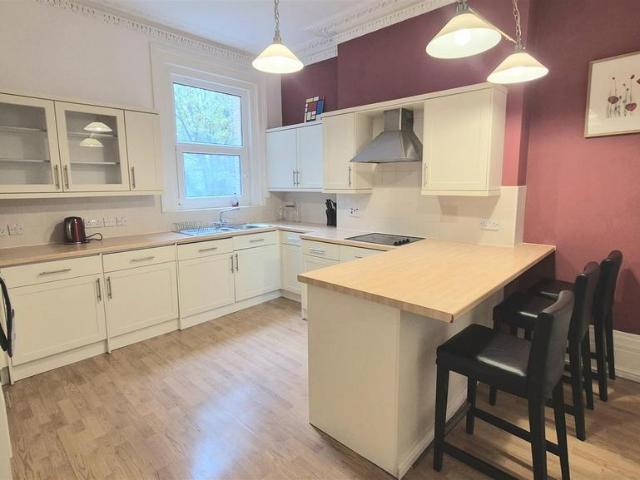 Waverley Road, Southsea 1 bed apartment to rent £1,100 pcm £254 pw