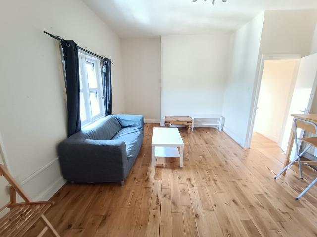 Waverley Street, Nottingham NG7, 1 bed flat to rent, £755 pcm | PrimeLocation