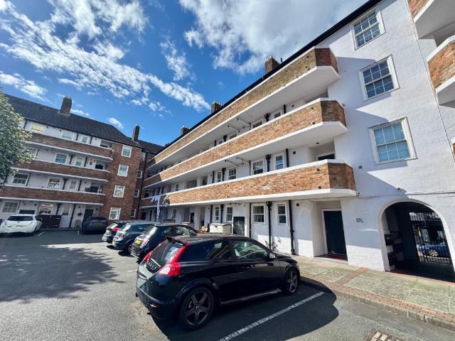 Wavertree Gardens, Liverpool, L15 3 bed flat to rent £950 pcm £219 pw