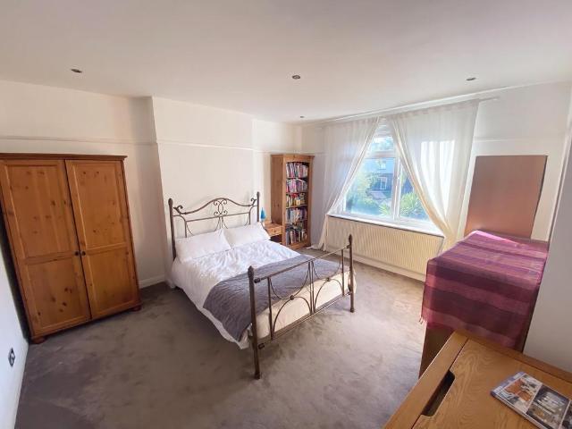 Wavertree Road, Streatham Hill, SW2 1 bed in a house share to rent £800 pcm £185 pw