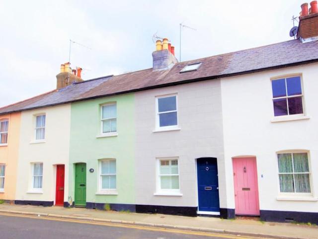 Waxwell Lane, Pinner HA5 2 bed terraced house to rent £2,100 pcm £485 pw