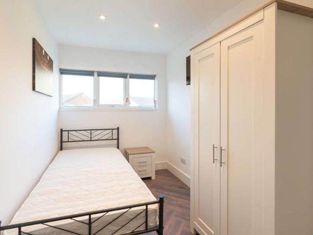 Waxes Close, Abingdon, Oxfordshire, OX14