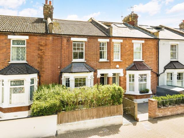 Waynflete Street, London SW18, 2 bed flat to rent, £2,600 pcm | PrimeLocation