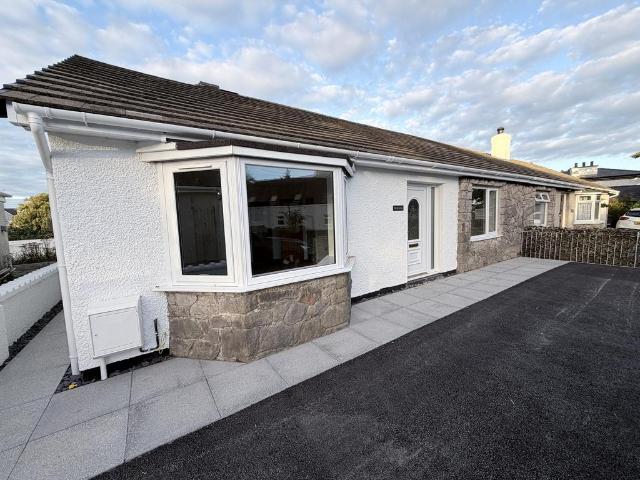 Wayside, Bull Bay Road, Amlwch, Ynys Mon 2 bed bungalow to rent £850 pcm £196 pw