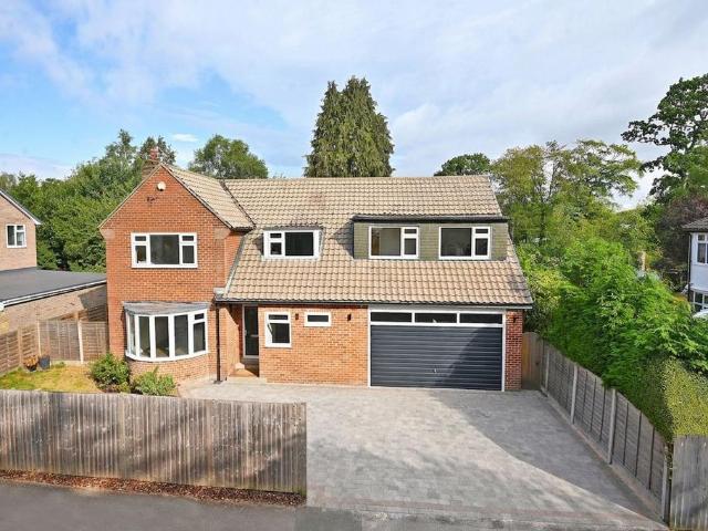 Wayside Crescent, Harrogate, HG2 4 bed detached house to rent £2,700 pcm £623 pw