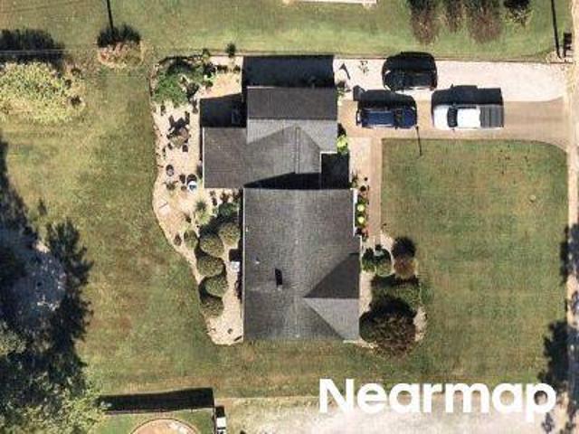 Wayside Dr