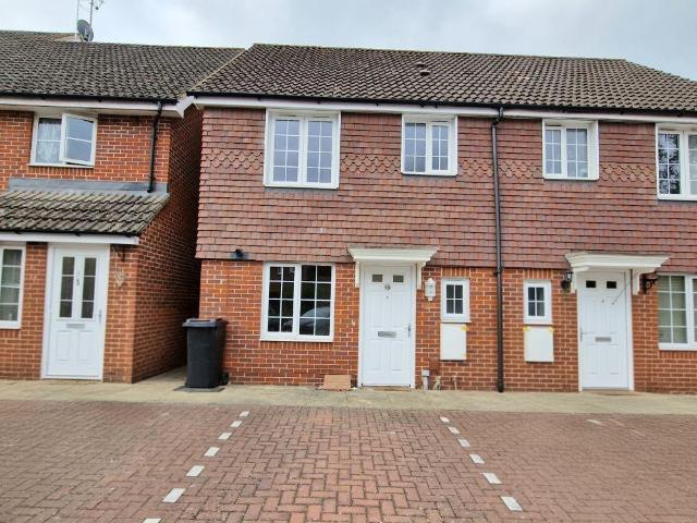 Wayside, Winnersh, Wokingham, Berkshire 3 bed semi detached house to rent £1,900 pcm £438 pw