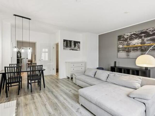 WAZ Wundervoll möblierte Wohnung mit nutzbarer Dachterrasse