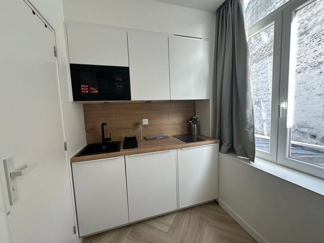 WAZEMMES STUDIO MEUBLE RUE DES MEUNIERS