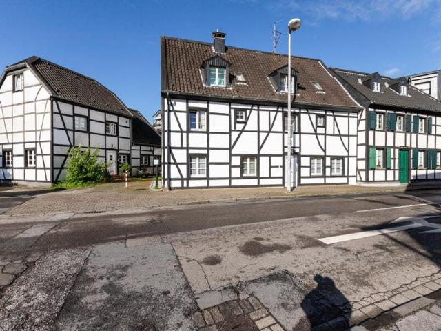 WBS erforderlich 2 Zimmer Wohnung in Mülheim Saarn