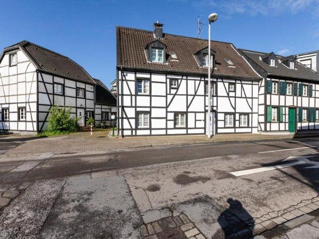 WBS erforderlich 2 Zimmer Wohnung in Mülheim Saarn