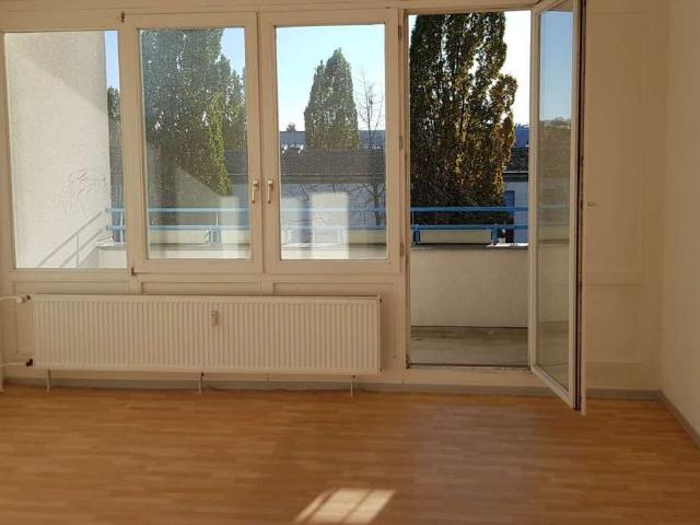 WBS für Brandenburg erforderlich! Hübsche Singlewohnung mit Balkon in Teltow!