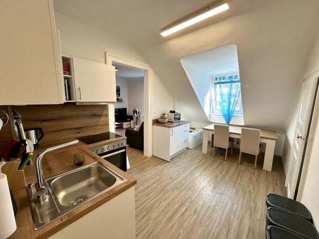 WG Tauglich! Großzügige, perfekt aufgeteilte und möblierte 2 Zimmer Wohnung mit extra Küche im Grazer Bezirk Eggenberg – Provisionsfrei!