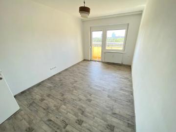 WG TAUGLICHE 3 ZIMMERWOHNUNG MIT BALKON GOETHESTRASSE
