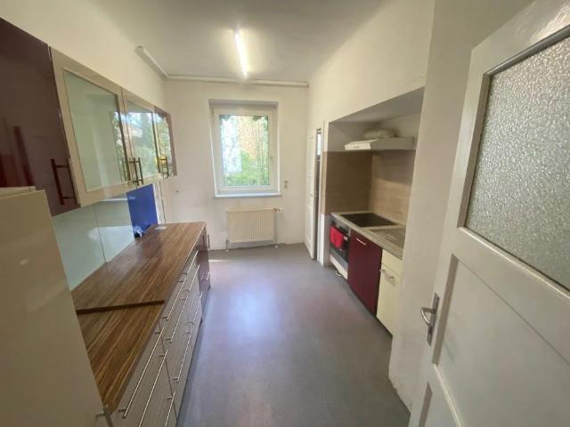WG TAUGLICHE 3 ZIMMER ALTBAUWOHNUNG MIT BALKON STOCKHOFSTRASSE
