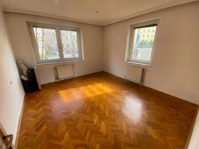 WG TAUGLICHE 3 ZIMMER ALTBAUWOHNUNG MIT BALKON STOCKHOFSTRASSE