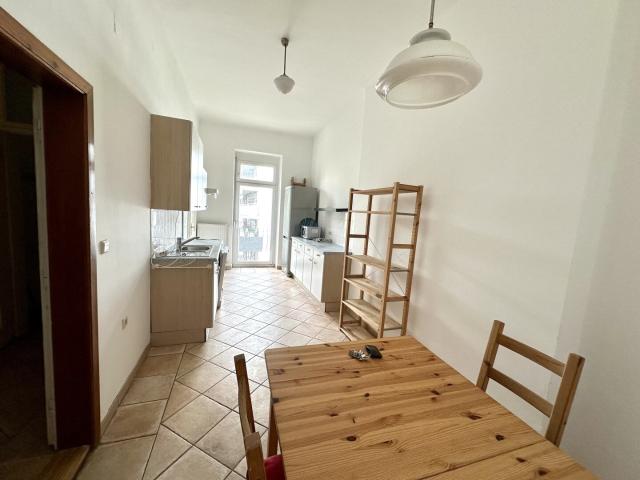 WG Taugliche sonnige 3 Zimmer Altbauwohnung mit Balkon nahe des Jakominiplatzes und des Augartens in Grazer Bezirk Jakomini
