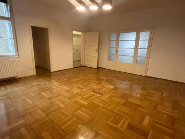 WG Traum Charmante & großzügige Dreizimmerwohnung im Herzen von St. Leonhard zur Miete