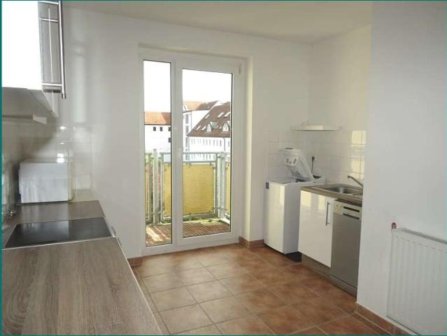 WG Whg gesucht? Wohnküche mit EBK und Balkon + 2 große Zimmer