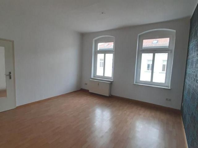WG Wohnung mit 4 Zimmern, 3.OG mit 2 Bädern in ruhigem und zentralem Wohnviertel von Gera