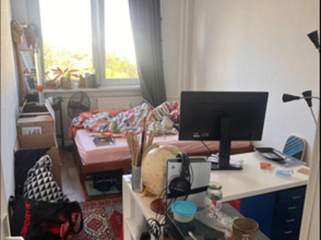 WG Zimmer an der Landsberger Allee – entspannte WG mit großem Balkon ☀️
