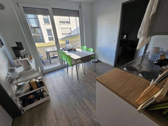 WG Zimmer für Studenten und Auszubildende, möbliert, im Univiertel
