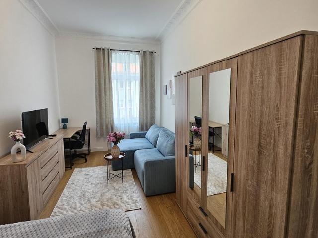 WG Zimmer möbliert & frisch saniert – 8 Min. zur HTW Uni / Furnished room in a shared apartment