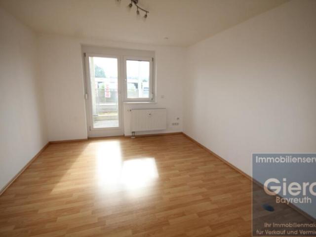 WG Zimmer mit Balkon und eigenem Bad in 3er WG