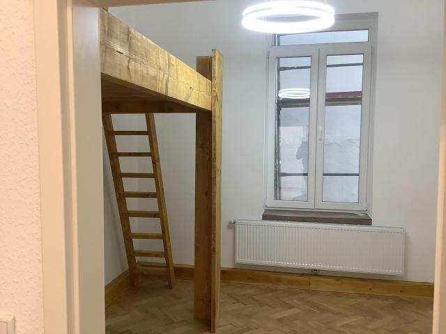 WG ZIMMER VERMIETUNG – Moderne 4er WG – KEINE komplette Wohnung!