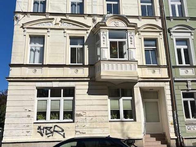 WG FÜR 4 5 PERSONEN SOFORT BEZIEHBAR!