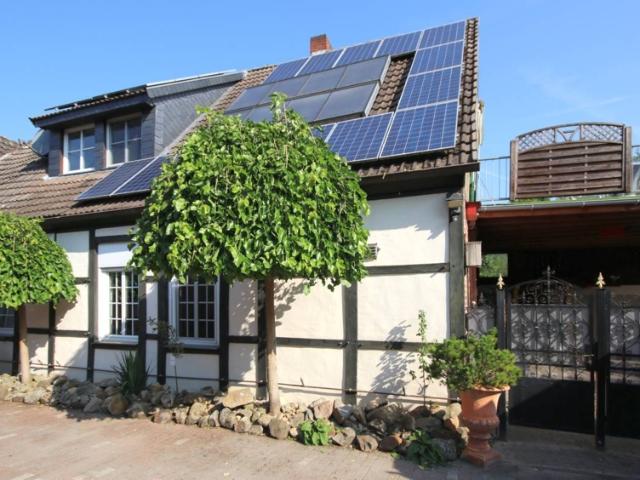 WG geeignet: 4 Zimmer Wohnung mit großer Dachterrasse / ideal auch für Studierende
