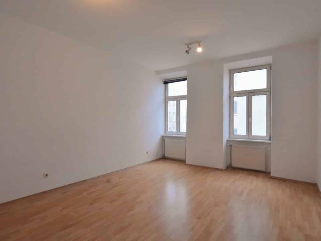 WG geeignet: 3 Zimmer Wohnung mit guter Anbindung
