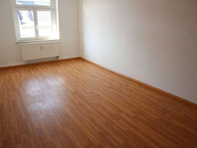 WG Geeignet und Balkon + Bad mit Fenster !