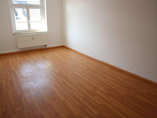 WG Geeignet und Balkon + Bad mit Fenster !