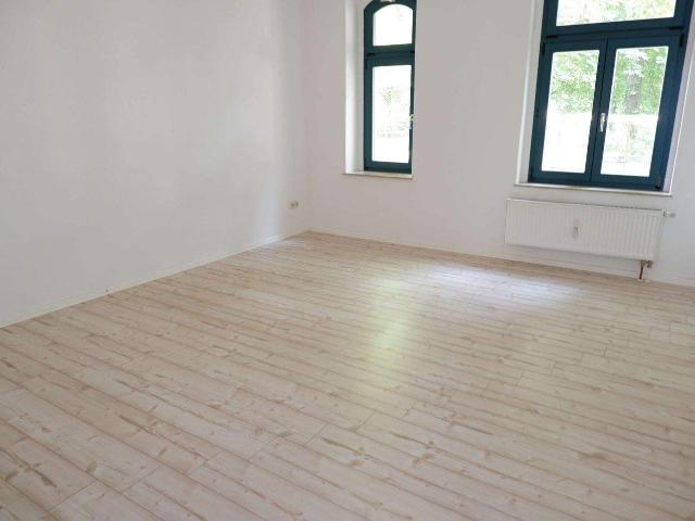 WG geeignet modernes Laminat Bad mit Dusche frei ab 1.11.25