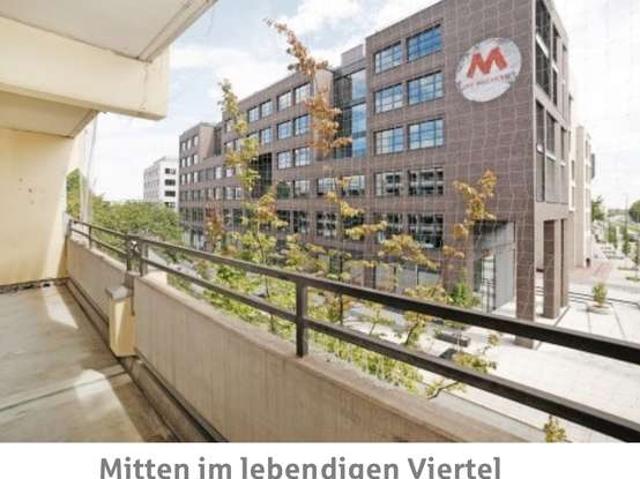 WG geeignet: schöne, zentrale, helle 2 Zimmerwohnung +Balkon +Einbauküche+Keller