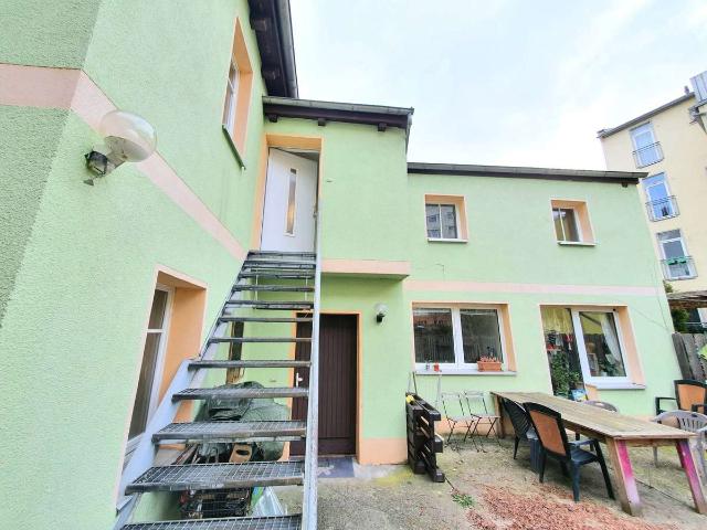WG geeignet, separate Küche, Tageslicht 4 Zimmerwohnung im Hinterhaus mit Innenhof!