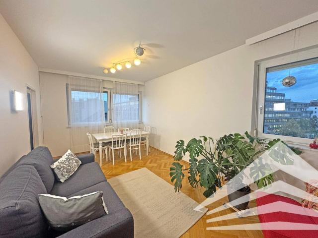 WG geeignete 3 Zimmerwohnung mit Blick über den Südbahnhofmarkt Küche inklusive!