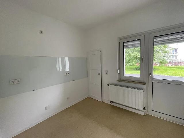 WG geeignete, moderne 2 ZKB mit Loggia!